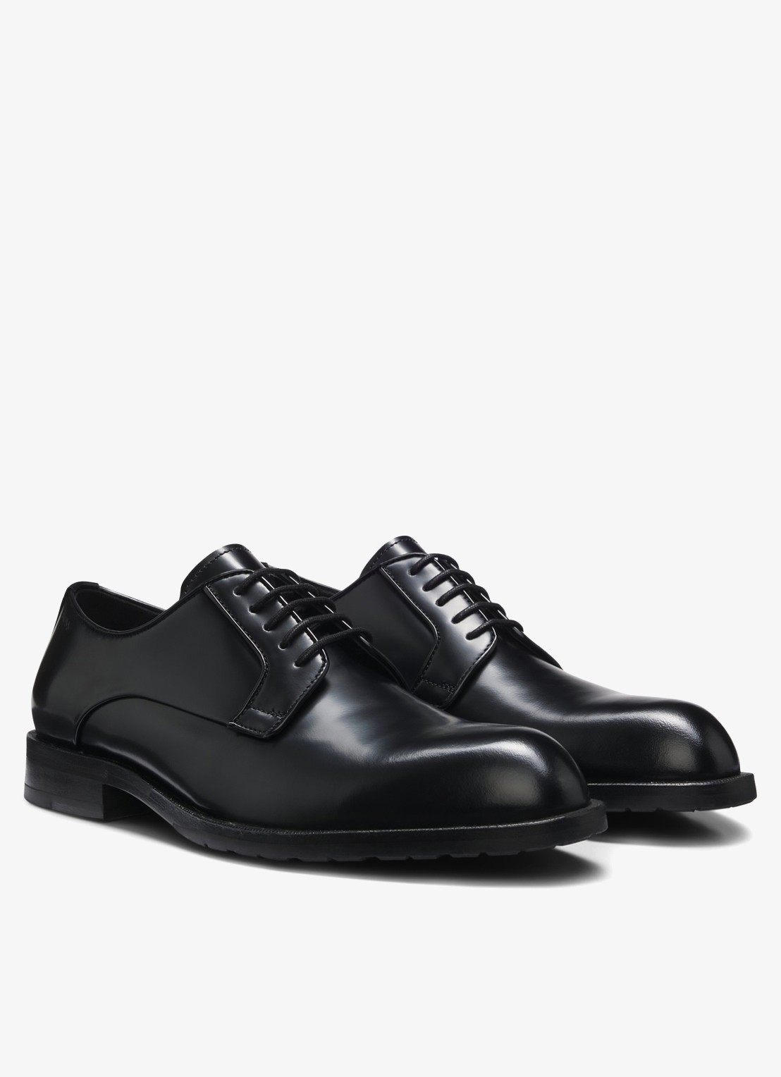 BOSS Derbyschoenen van brush-off leer met logo in reliëf - detail zwart