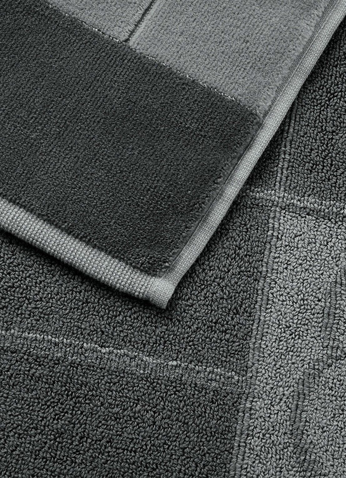 BOSS Double B badmat - 550 gr/m² - 50 x 70 cm - detail donkergrijs