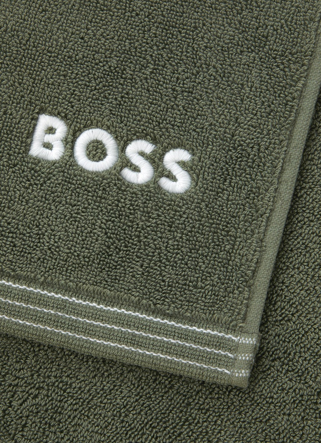 BOSS Edge badhanddoek 50 x 100 cm - achterkant 3 mosgroen