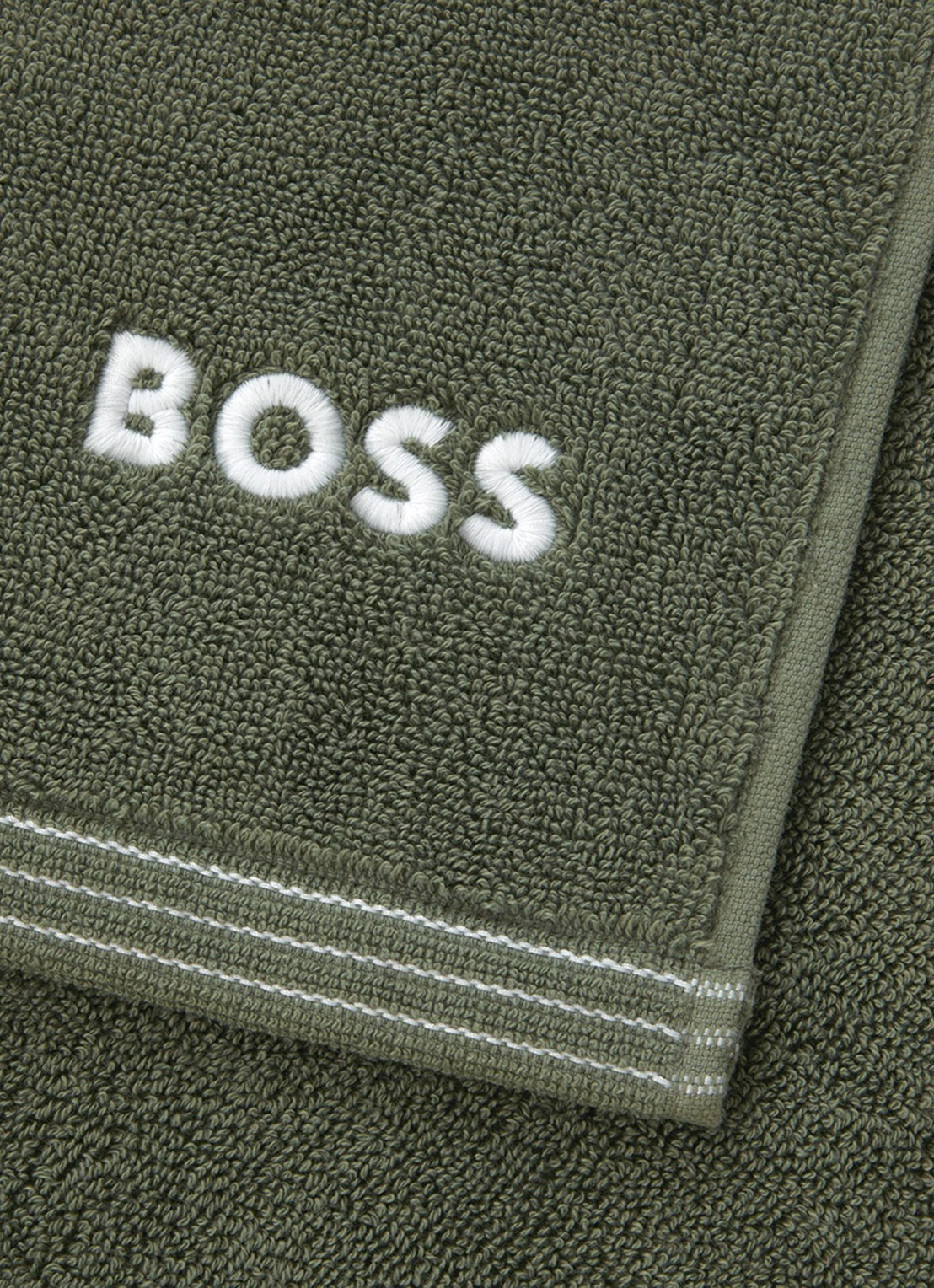 BOSS Edge badhanddoek - 70 x 140 cm - achterkant 2 mosgroen