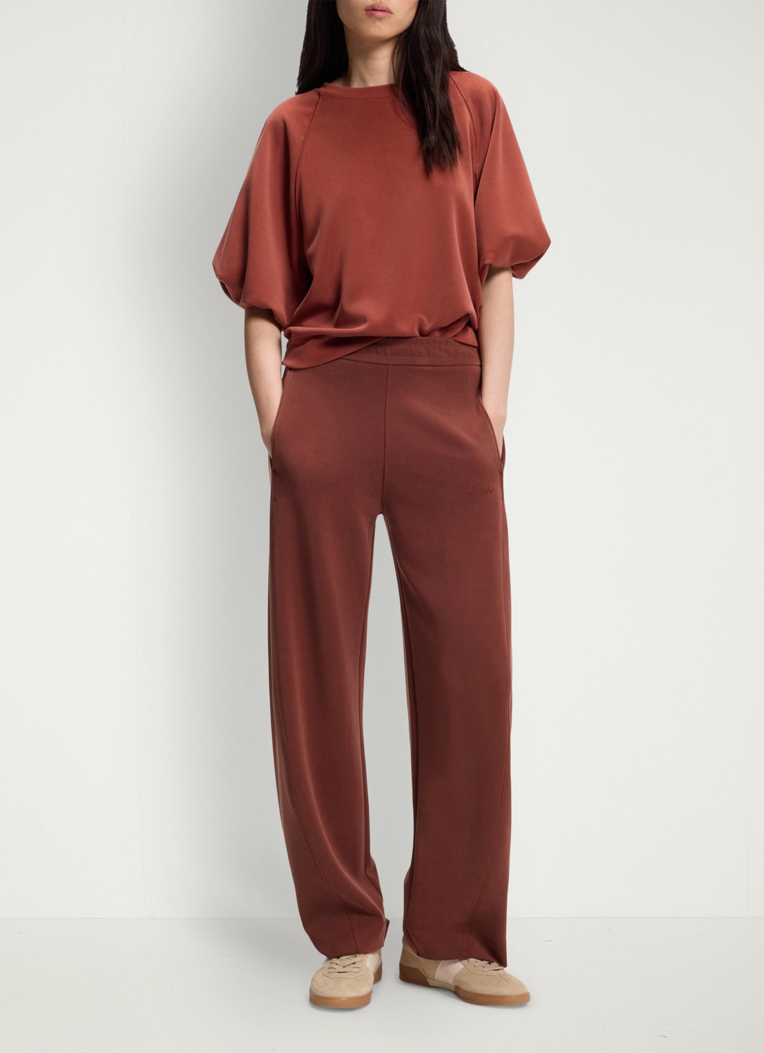 BOSS High waist wide fit joggingbroek met steekzakken - voorkant 5 dark red-604 / rood