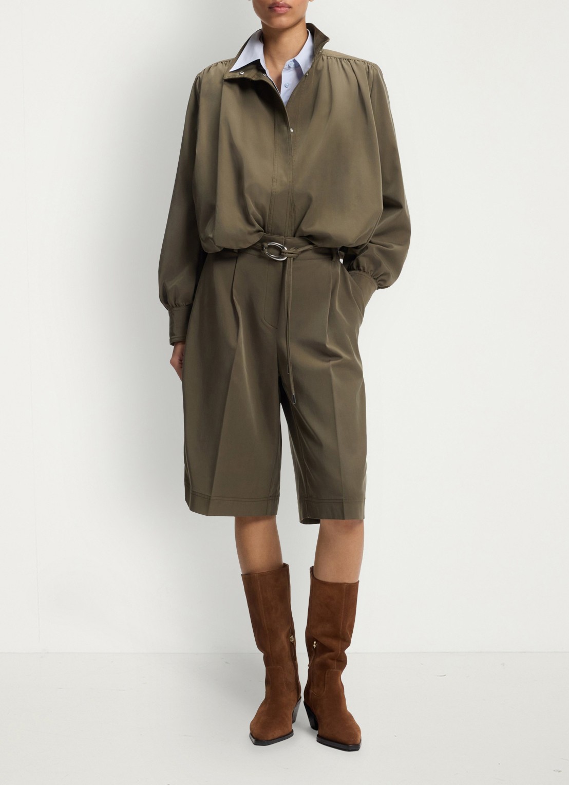 BOSS High waist wide fit korte broek met ceintuur - voorkant 5 khaki