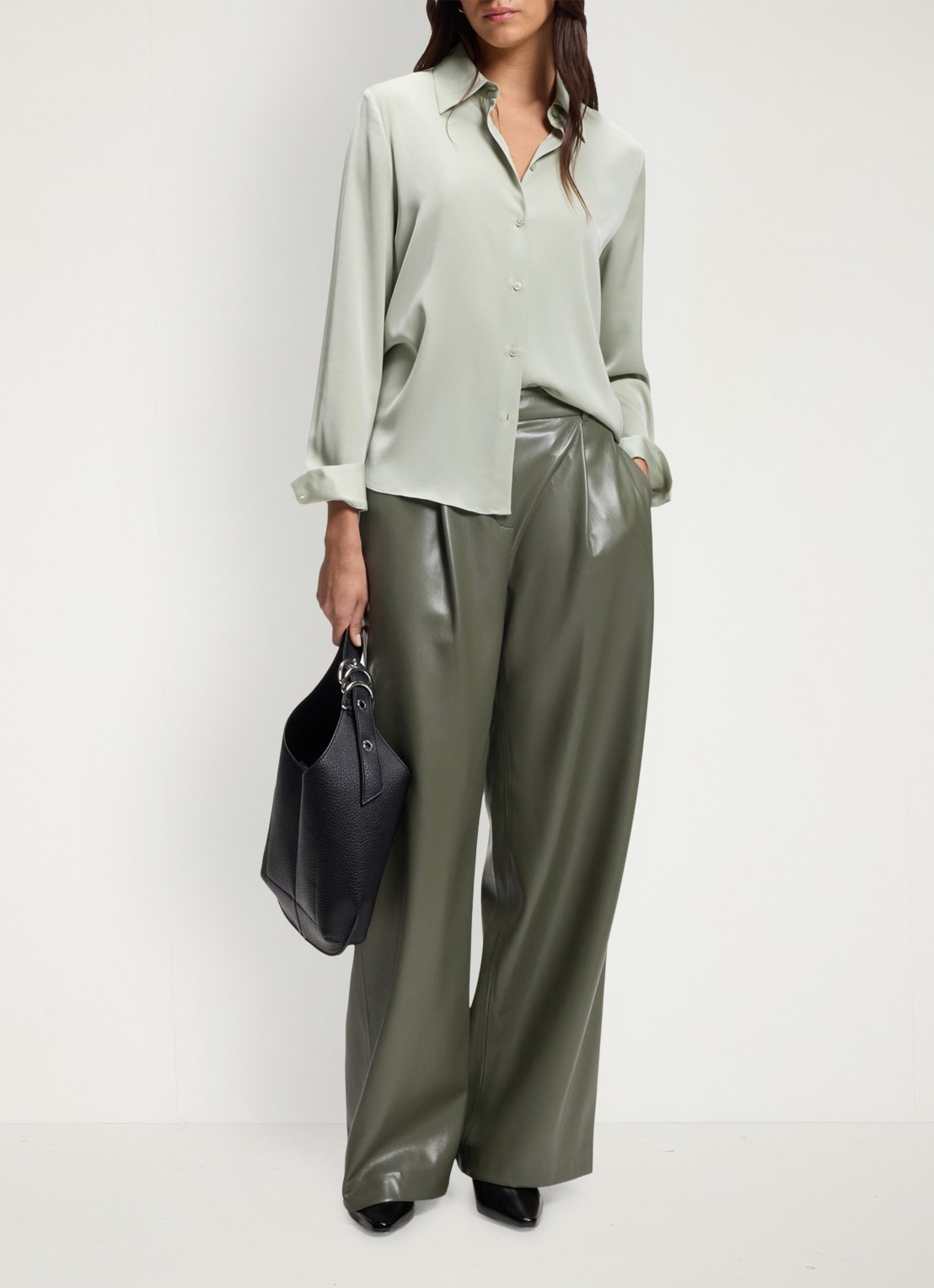 BOSS High waist wide fit pantalon van imitatieleer - voorkant 2 groen
