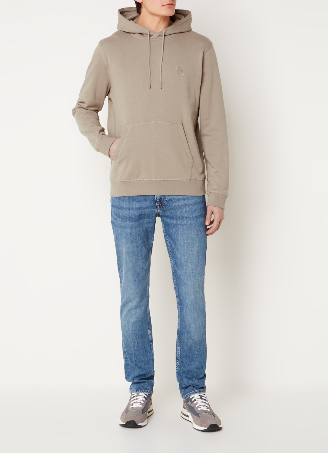 BOSS Hoodie van katoenen sweatstof met logopatch - voorkant 5 lichtbruin
