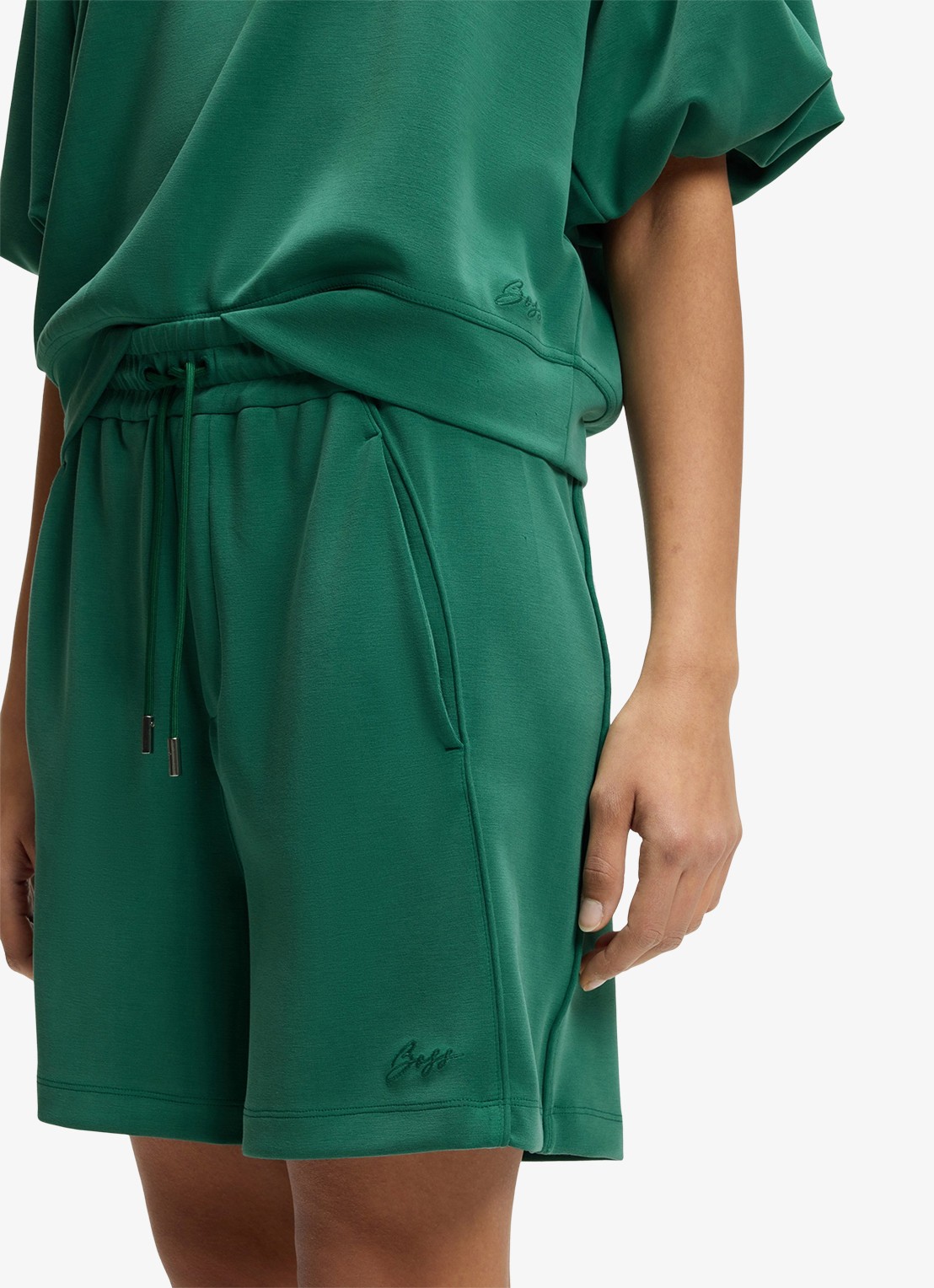 BOSS Korte joggingbroek met logoborduring - detail 5 dark green-302 / groen