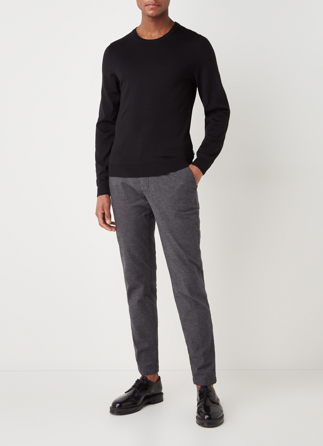BOSS Leno-P fijngebreide pullover van wol  - voorkant 4 zwart