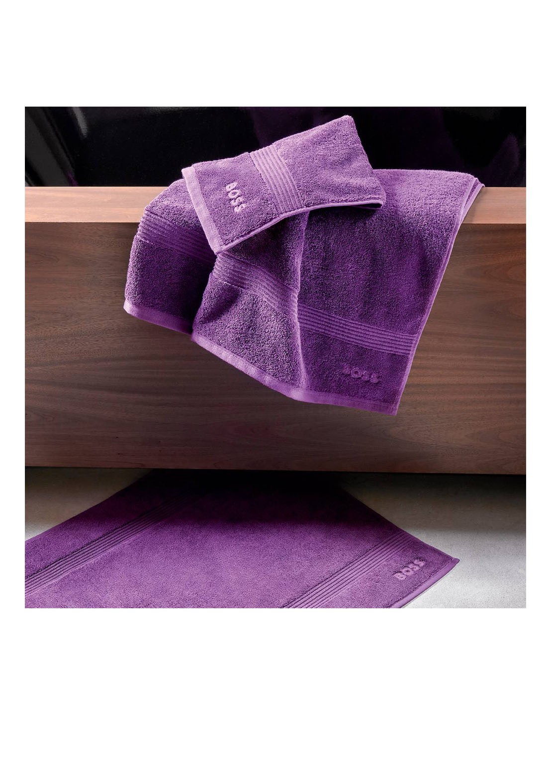 BOSS LOFT badhanddoek - 700 gr/m2 - 100 x 150 cm - detail paars
