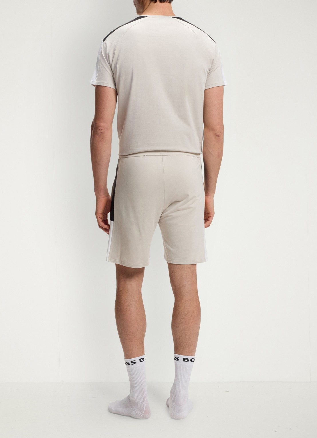 BOSS Loose fit korte joggingsbroek met logo en trekkoord - achterkant 3 beige