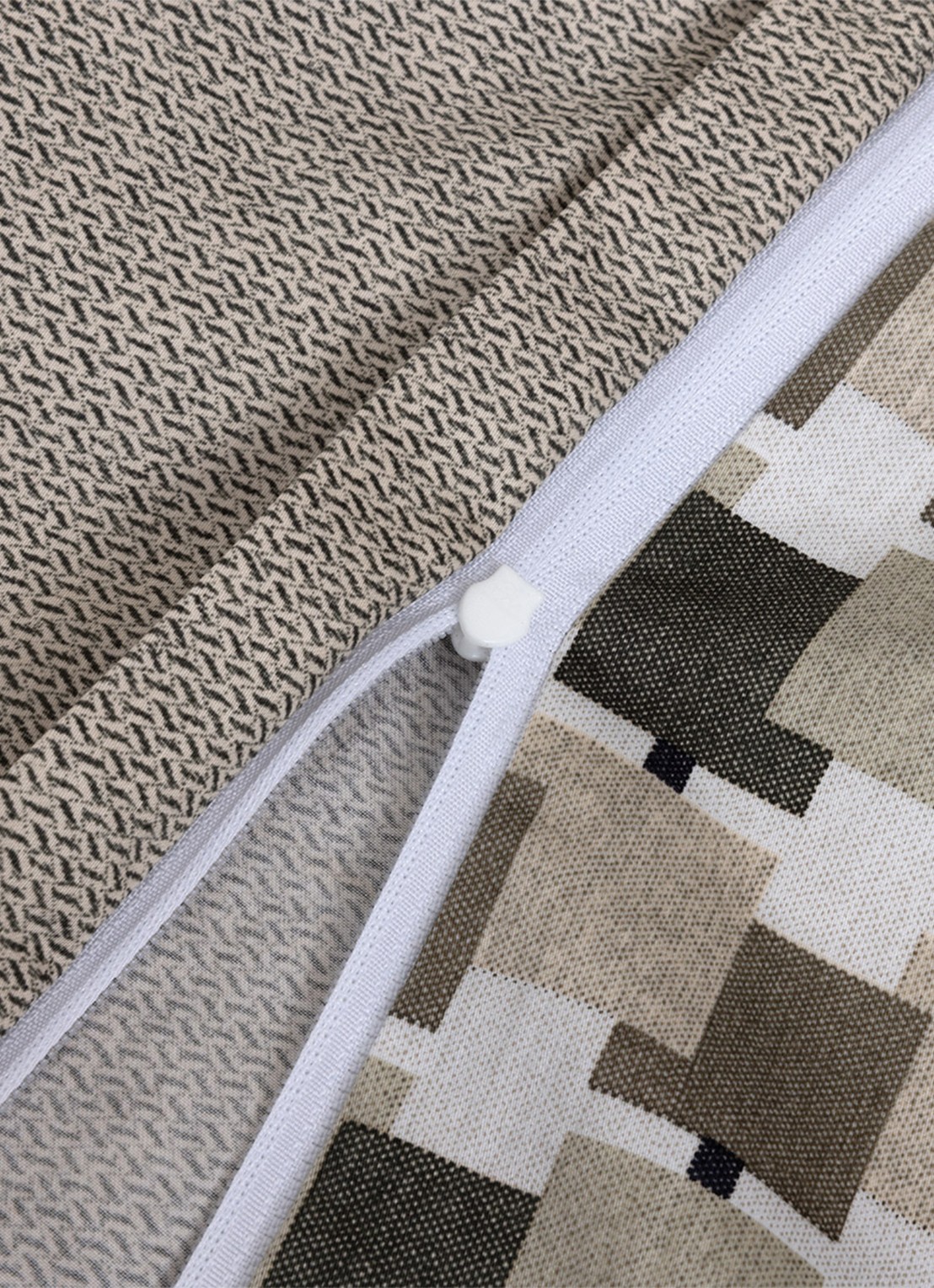 BOSS Lucio dekbedovertrek - exclusief kussenslopen - achterkant 3 beige
