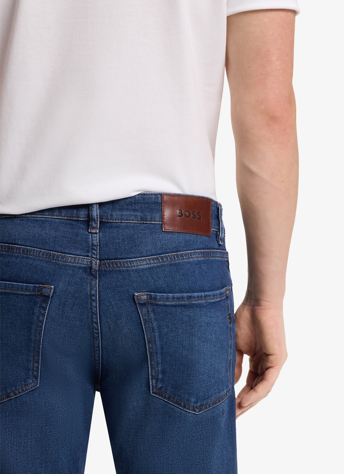 BOSS Maine regular fit jeans met donkere wassing - detail 3 indigo