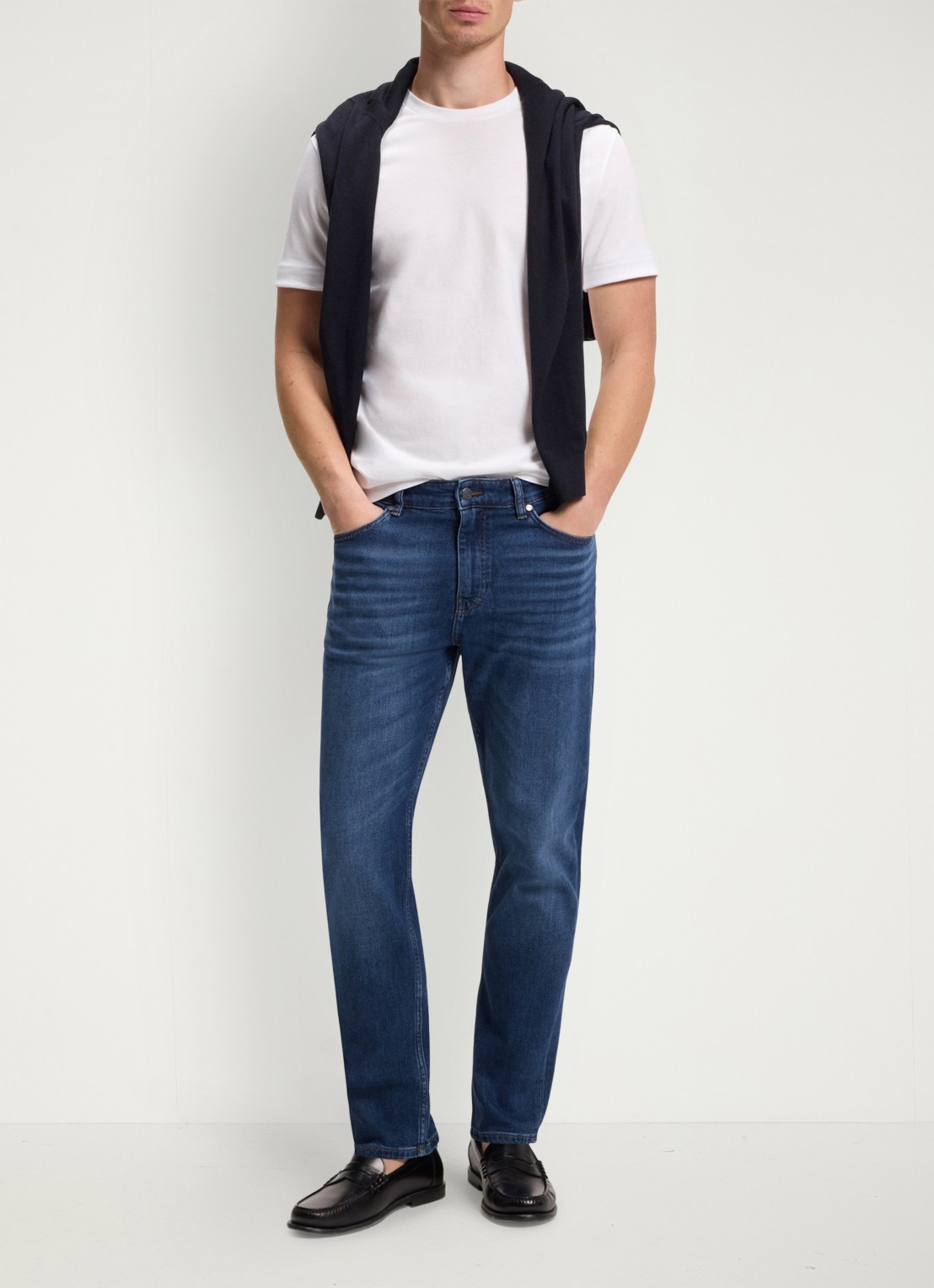 BOSS Maine regular fit jeans met donkere wassing - voorkant 6 indigo