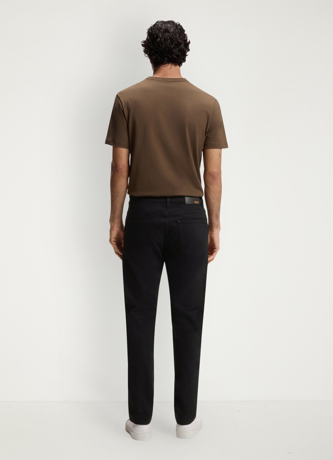 BOSS Maine straight fit jeans met gekleurde wassing  - achterkant 6 zwart