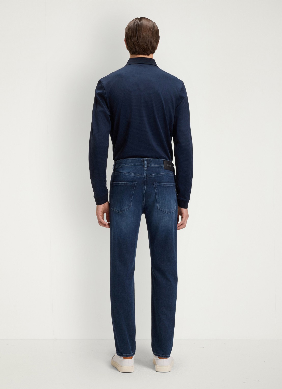 BOSS Maine straight leg jeans met donkere wassing - achterkant indigo