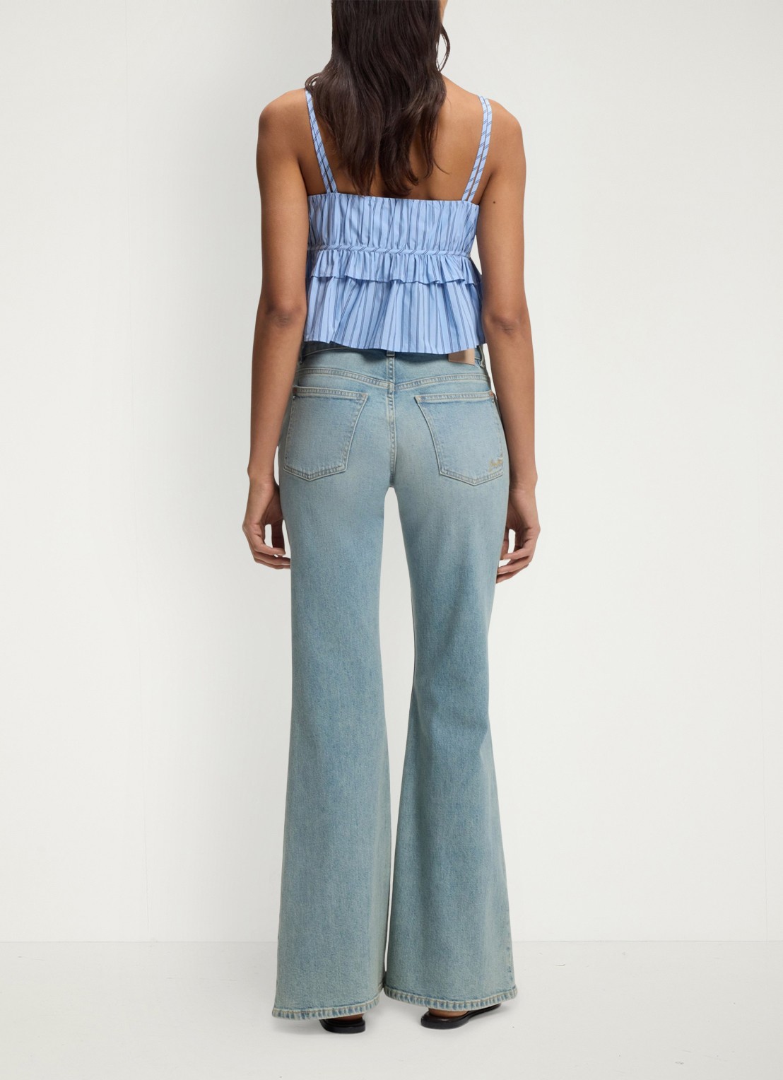 BOSS Mid waist flared jeans met lichte wassing  - achterkant indigo