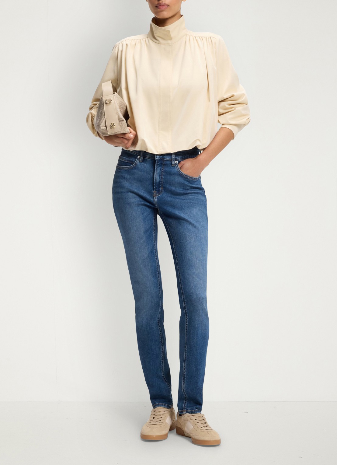 BOSS Mid waist slim fit jeans met logoborduring - voorkant 6 denim