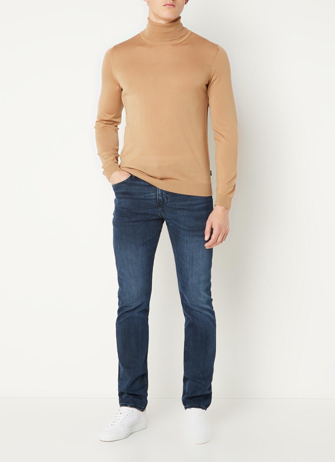 BOSS Musso-P fijngebreide coltrui van scheerwol  - voorkant 2 beige