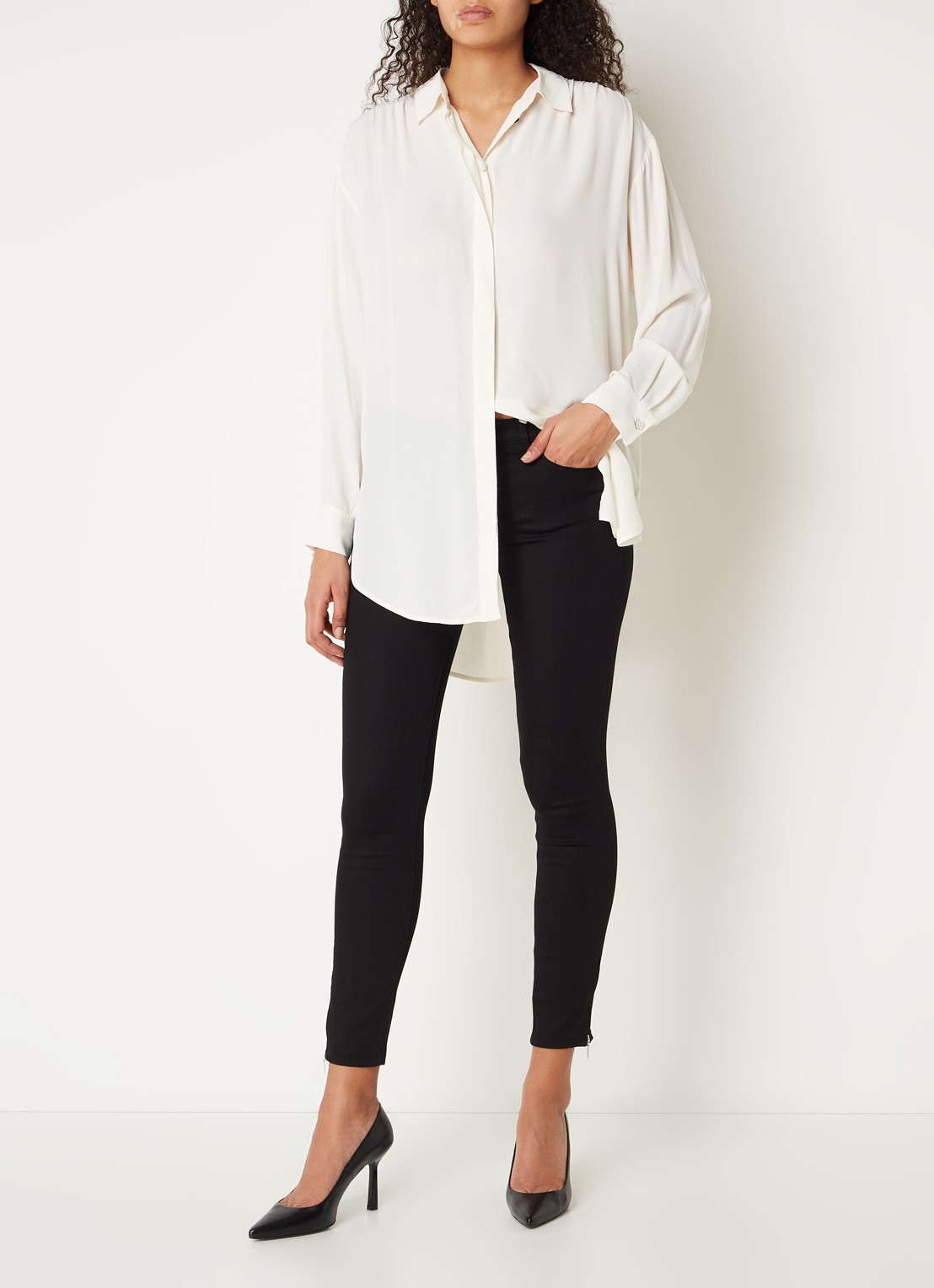 BOSS Nafice low waist cropped skinny jeans met gekleurde wassing - voorkant 2 zwart