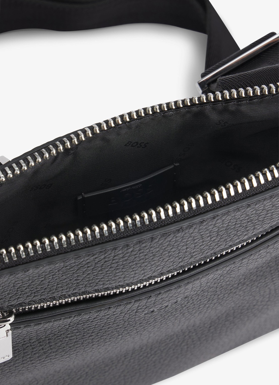 BOSS New Crosstown crossbodytas van leer - detail 2 zwart