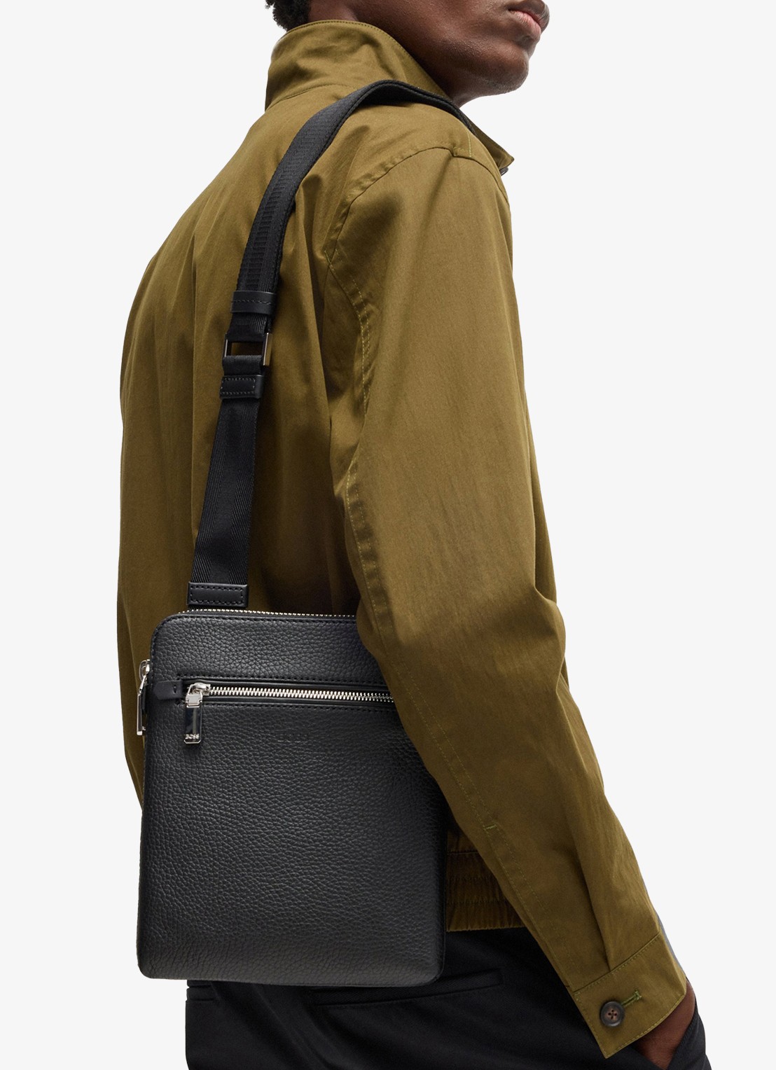 BOSS New Crosstown crossbodytas van leer - voorkant 6 zwart