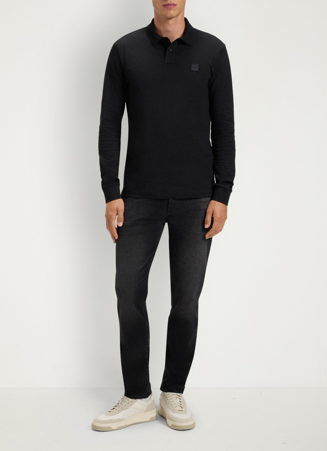 BOSS Onyx tapered jeans met gekleurde wassing - voorkant 2 zwart