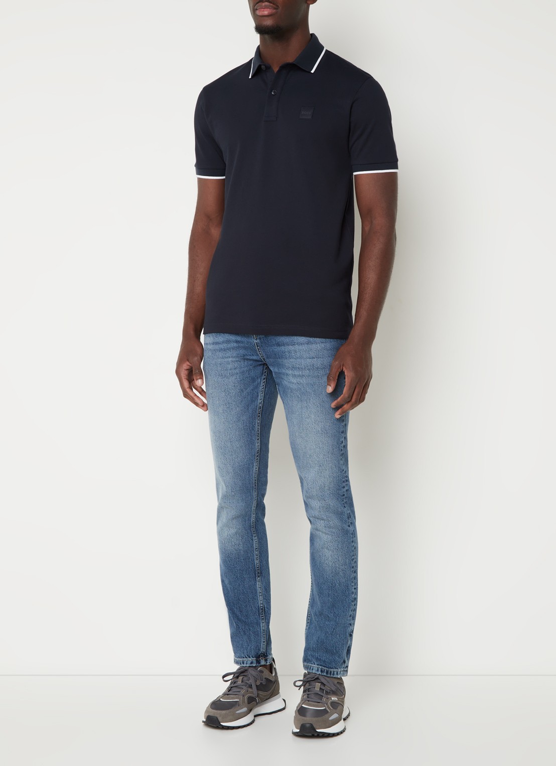 BOSS Passertip slim fit polo van piqué katoen met logo - voorkant 3 donkerblauw