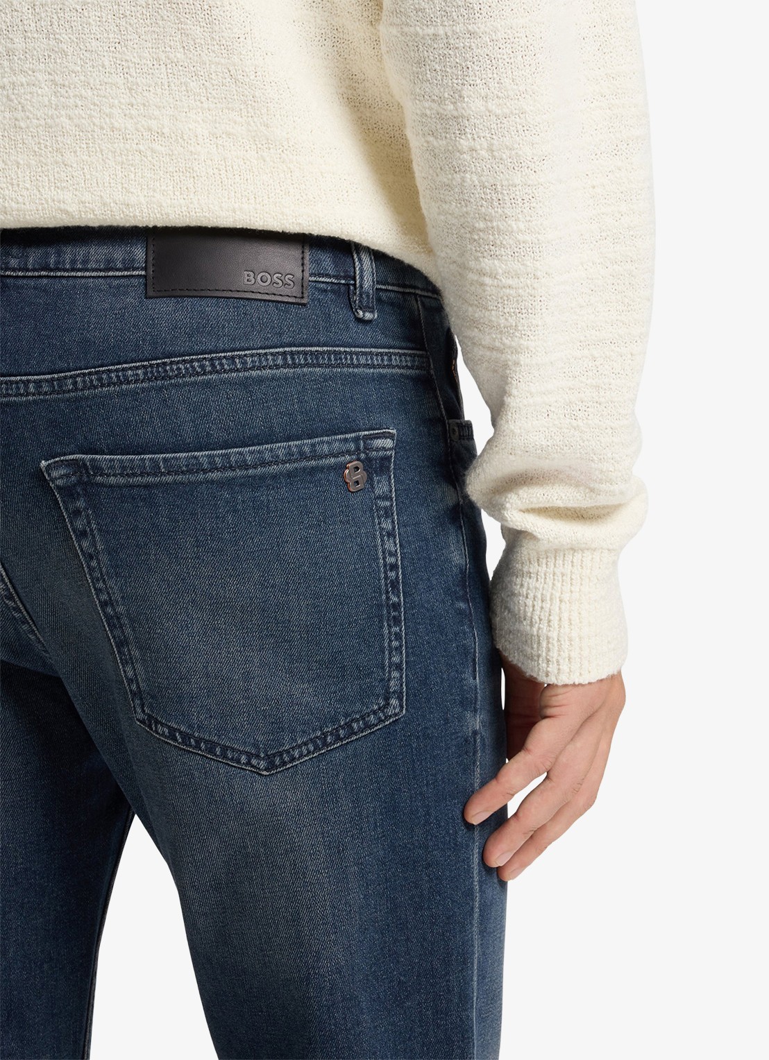 BOSS Regular fit jeans met steekzakken - achterkant 4 donkerblauw