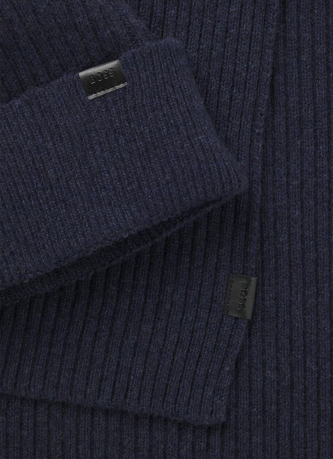 BOSS Ribgebreide muts en sjaal 180 x 30 cm met logo - detail donkerblauw