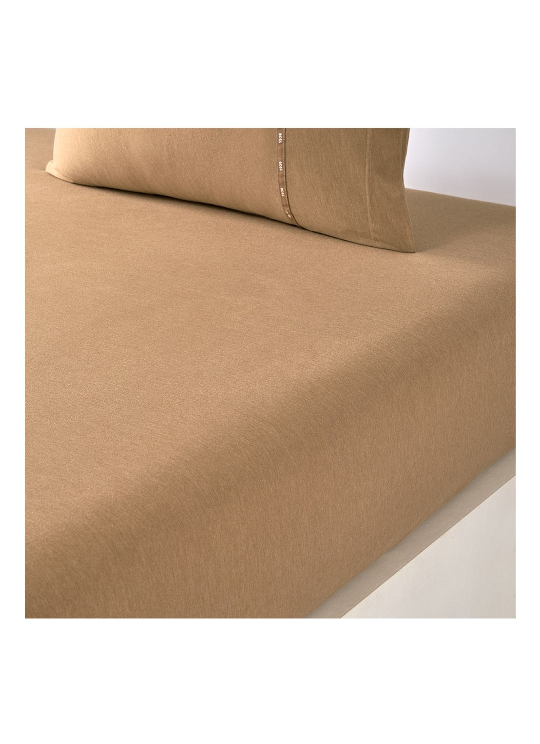 BOSS Sense hoeslaken in katoenblend, hoekhoogte in 30 cm - voorkant camel
