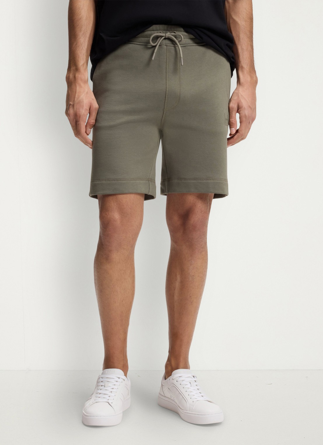 BOSS Short van katoenen sweatstof met logopatch - detail 4 open grey-076 / grijs