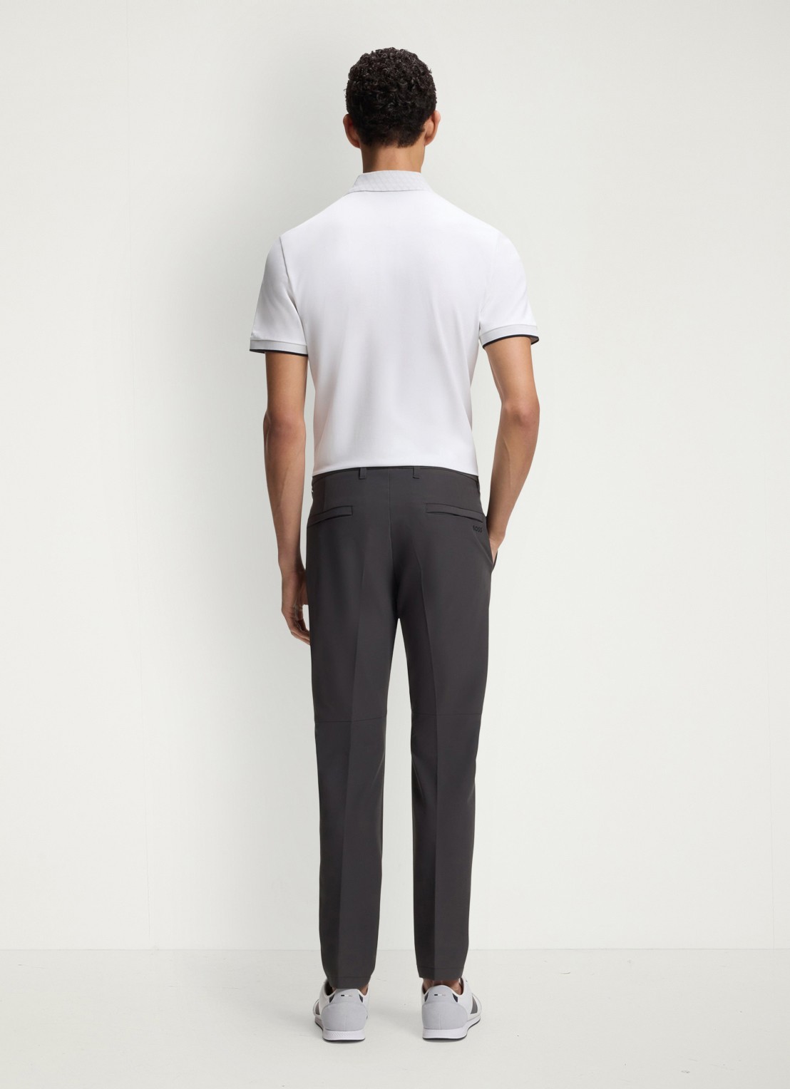 BOSS Slim-fit broek van waterafstotend stretchmateriaal - achterkant 6 dark grey-027 / grijs