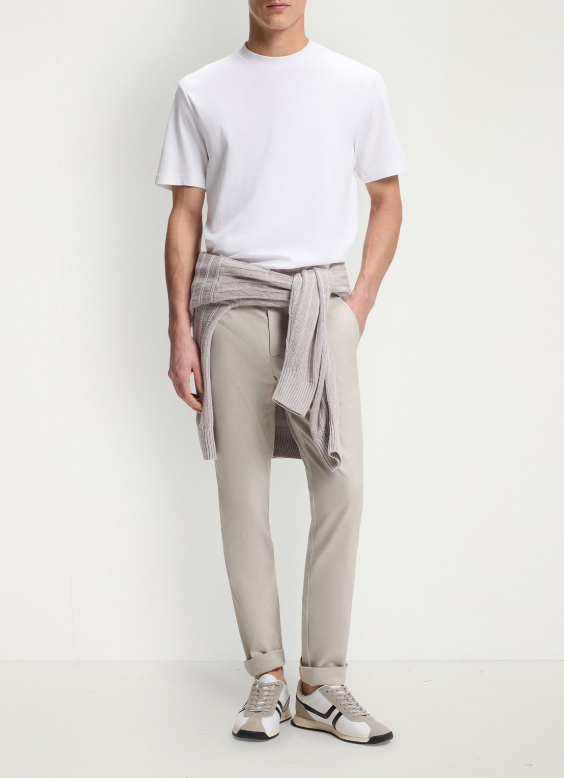 BOSS Slim fit chino met steekzakken - voorkant 2 beige