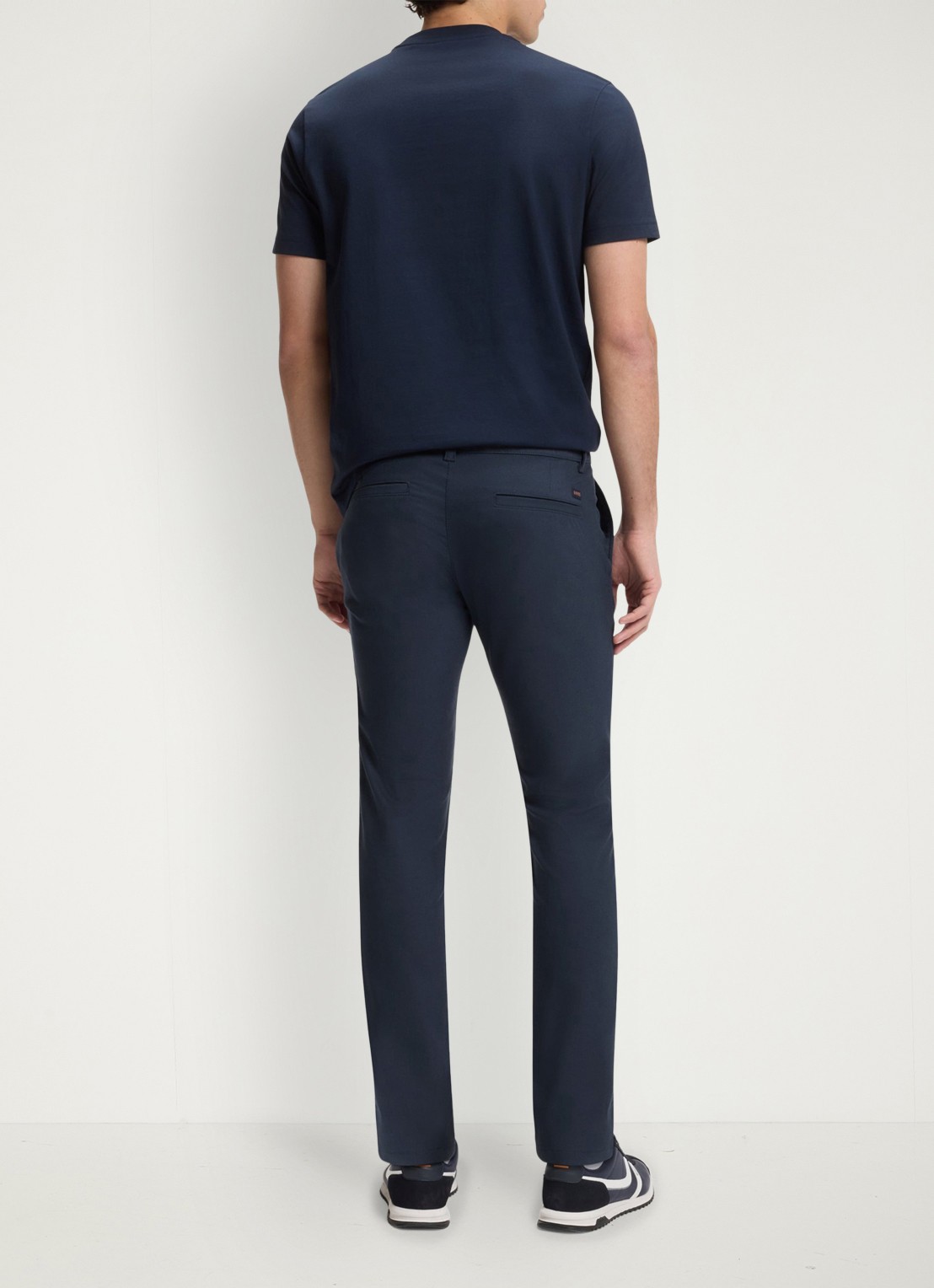BOSS Slim fit chino met steekzakken - achterkant 3 donkerblauw