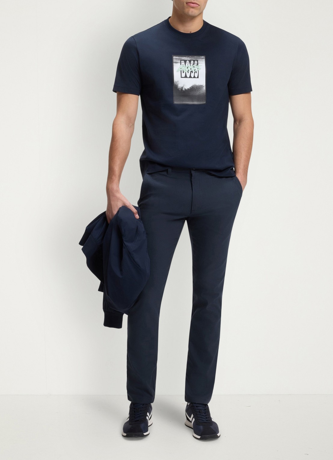 BOSS Slim fit chino met steekzakken - voorkant 2 donkerblauw