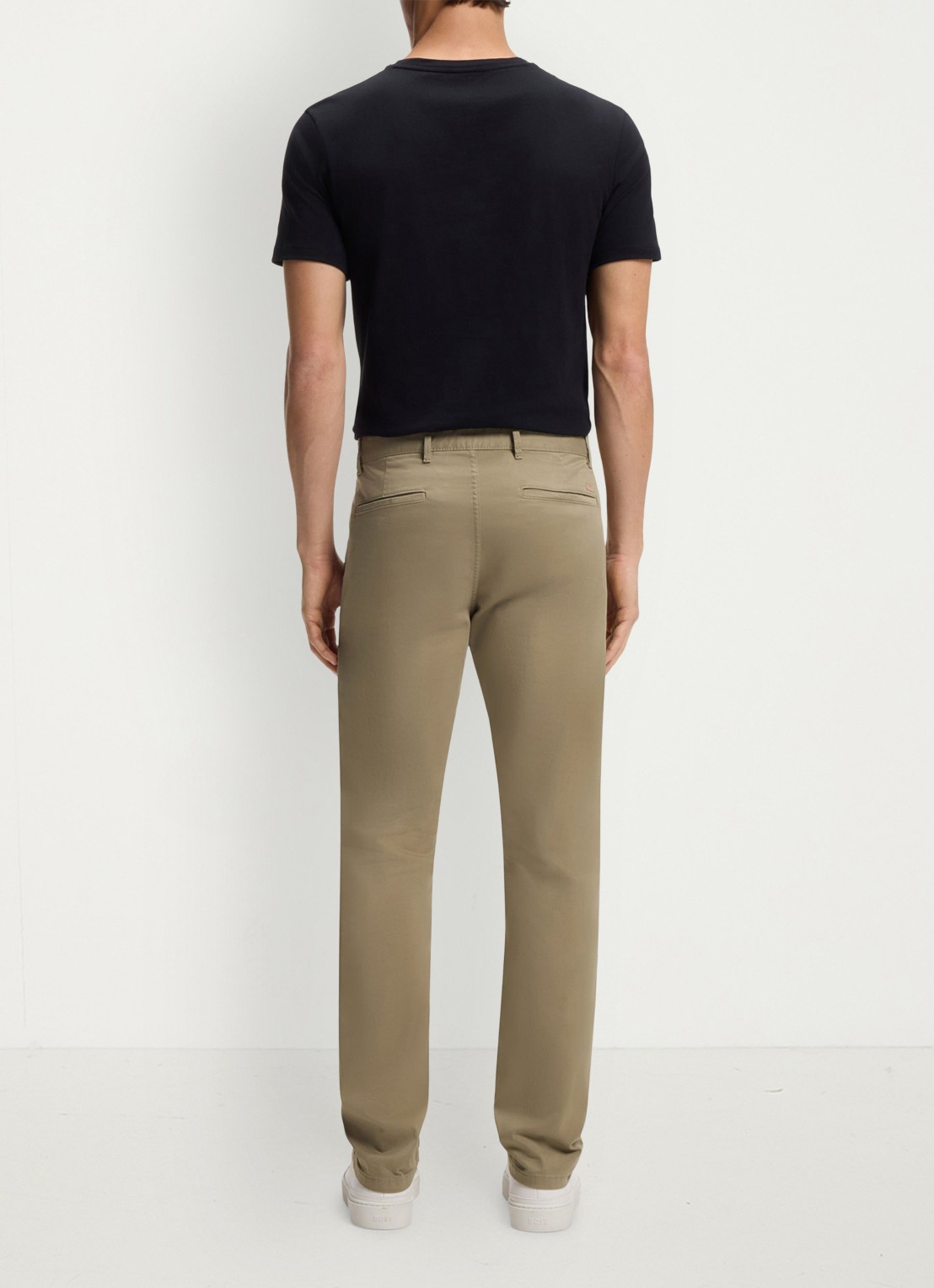BOSS Slim-fit satijnen chino van stretchkatoen - achterkant light/pastel brown-239 / bruin