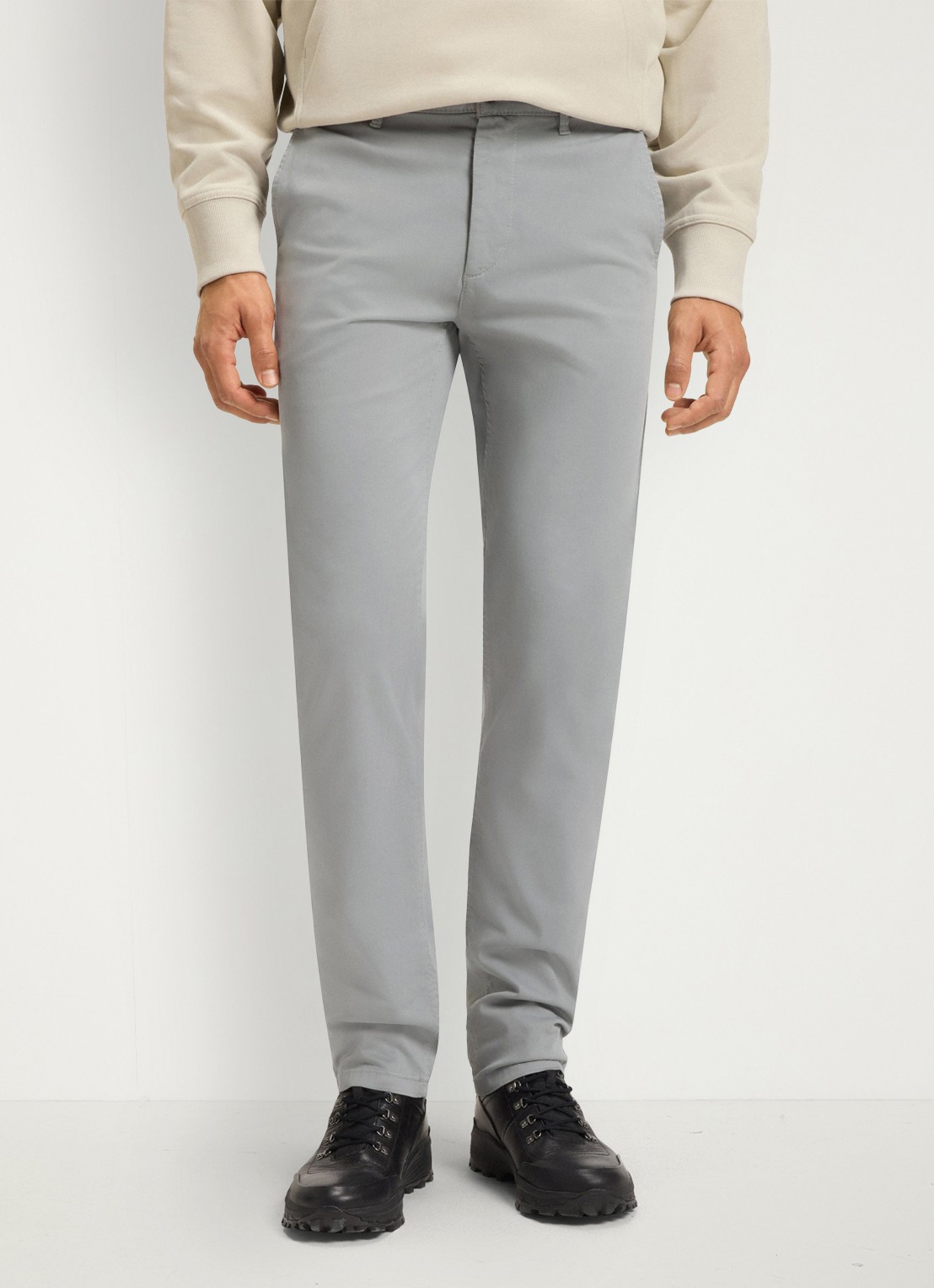 BOSS Slim-fit satijnen chino van stretchkatoen - detail silver-041 / grijs