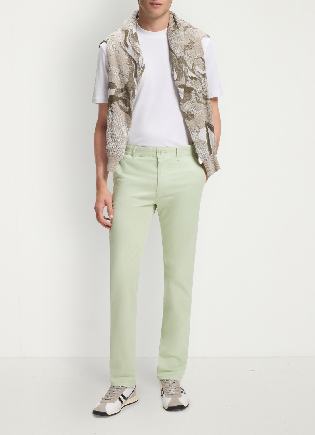 BOSS Slim-fit satijnen chino van stretchkatoen - voorkant 5 open green-384 / groen