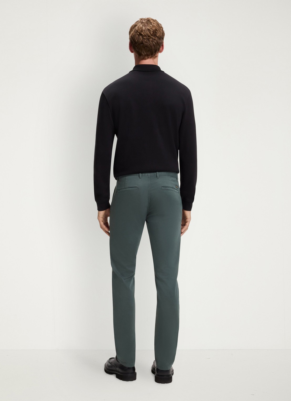 BOSS Slim-fit satijnen chino van stretchkatoen - achterkant 4 open green-377 / groen