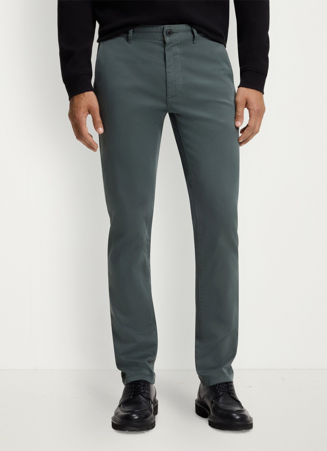 BOSS Slim-fit satijnen chino van stretchkatoen - detail open green-377 / groen