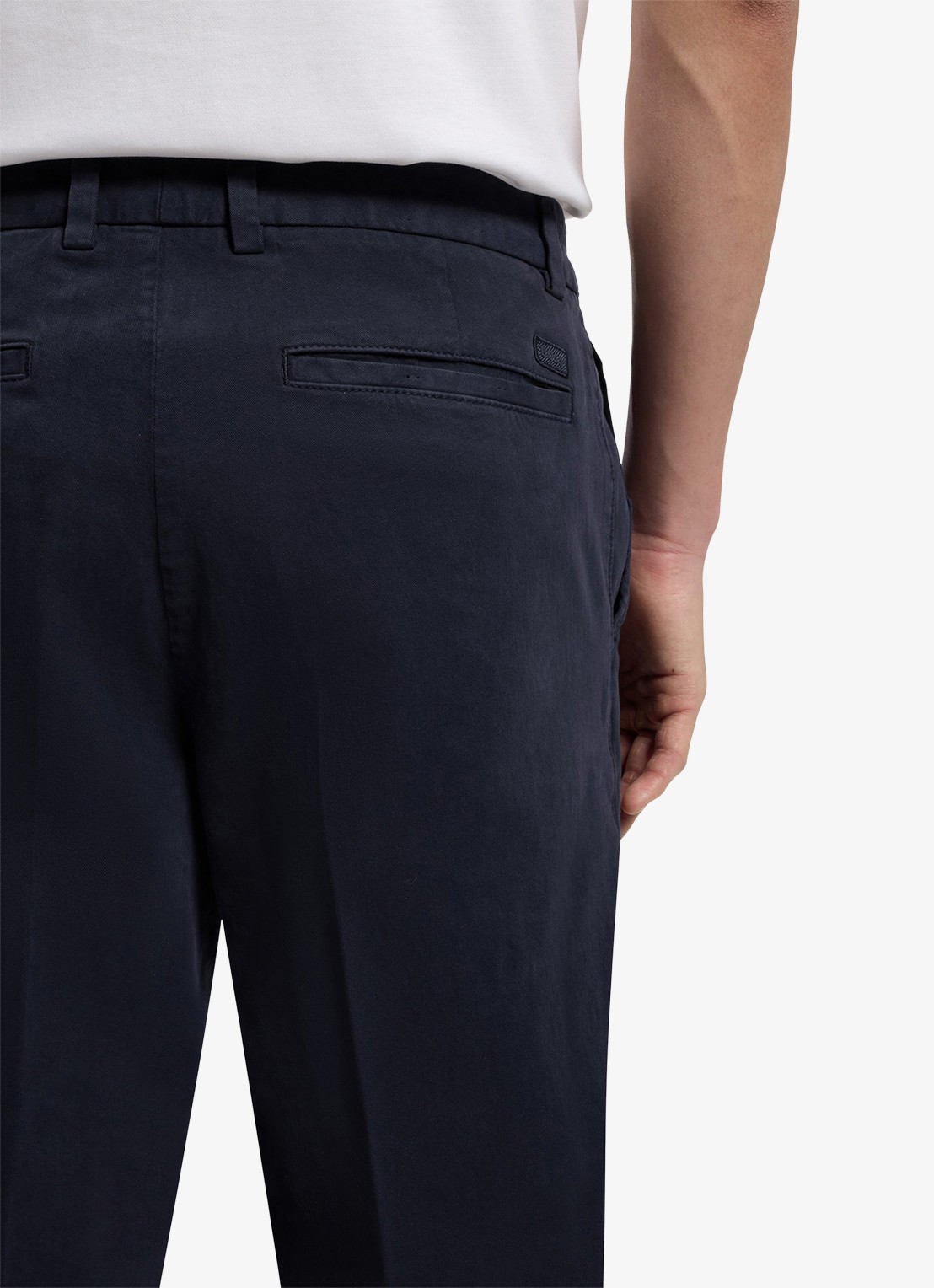 BOSS Straight fit chino met stretch - detail 3 dark blue-404 / blauw