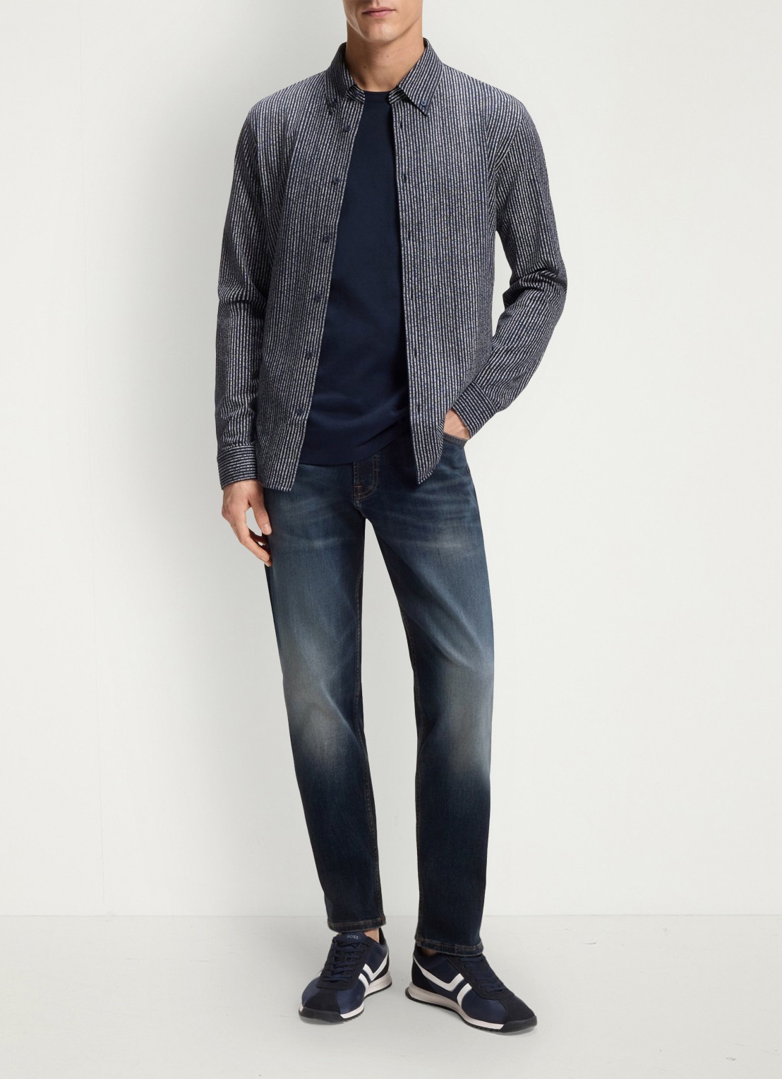 BOSS Straight fit jeans met donkere wassing - voorkant 2 donkerblauw