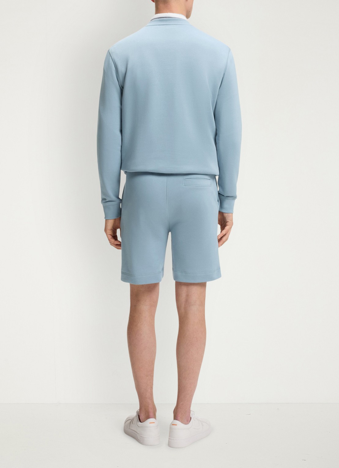 BOSS Straight fit korte broek van sweatstof met logopatch - achterkant light/pastel blue-458 / blauw