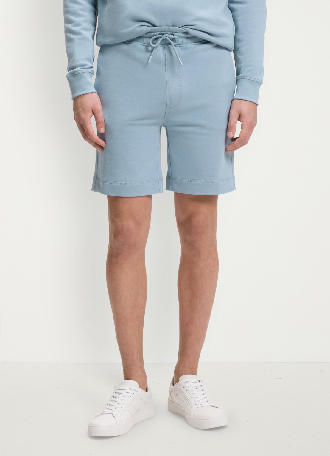 BOSS Straight fit korte broek van sweatstof met logopatch - detail 2 light/pastel blue-458 / blauw