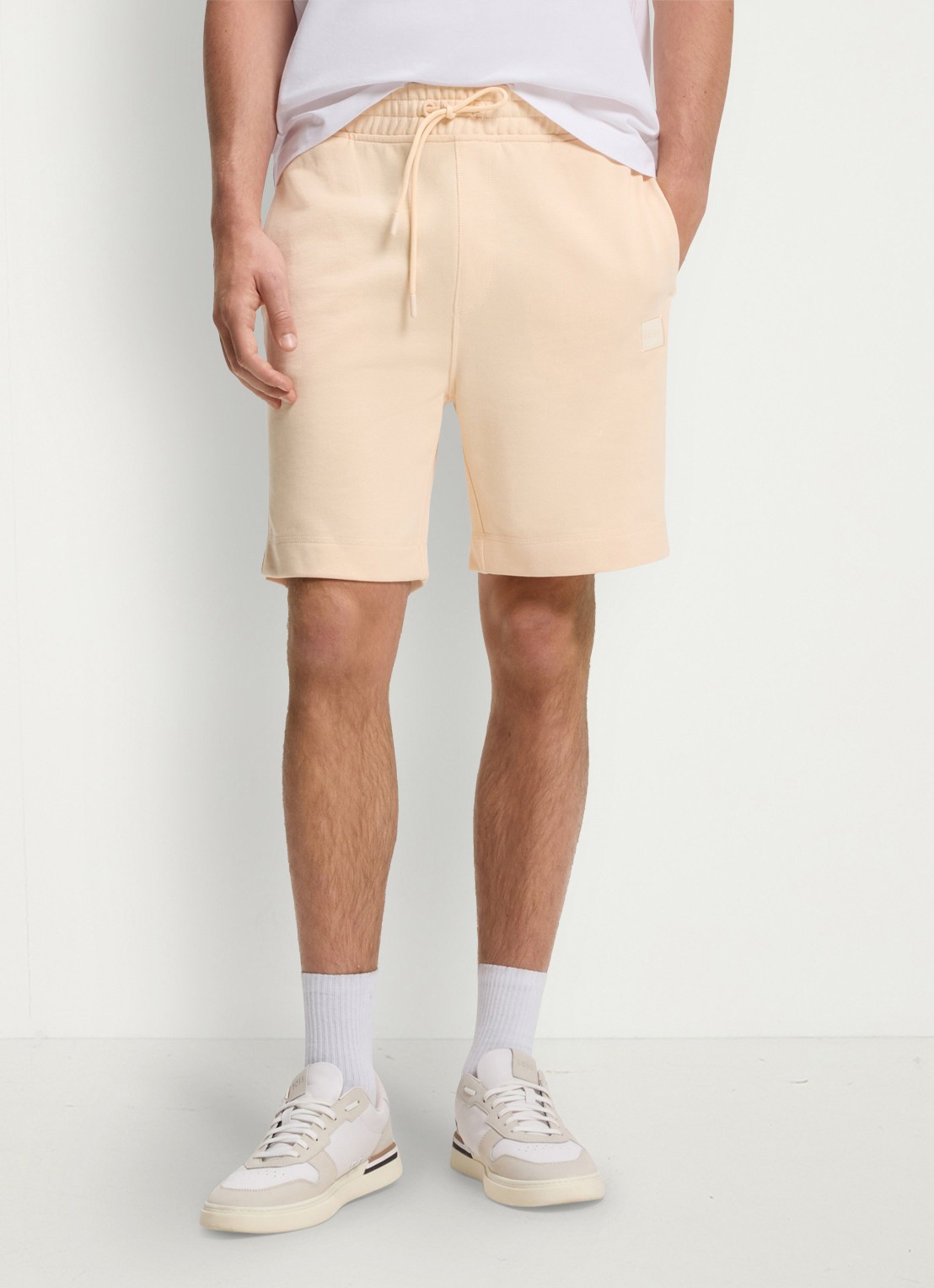 BOSS Straight fit korte broek van sweatstof met logopatch - detail 4 light/pastel orange-837 / oranje