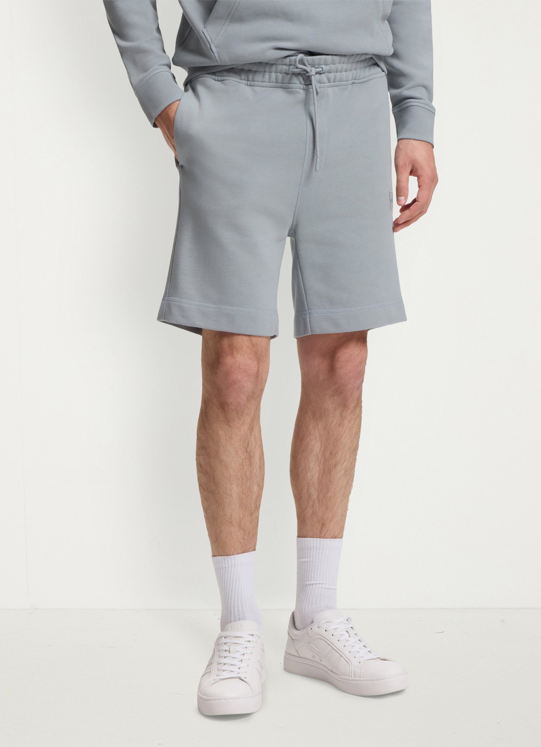 BOSS Straight fit korte broek van sweatstof met logopatch - detail 4 open grey-084 / grijs