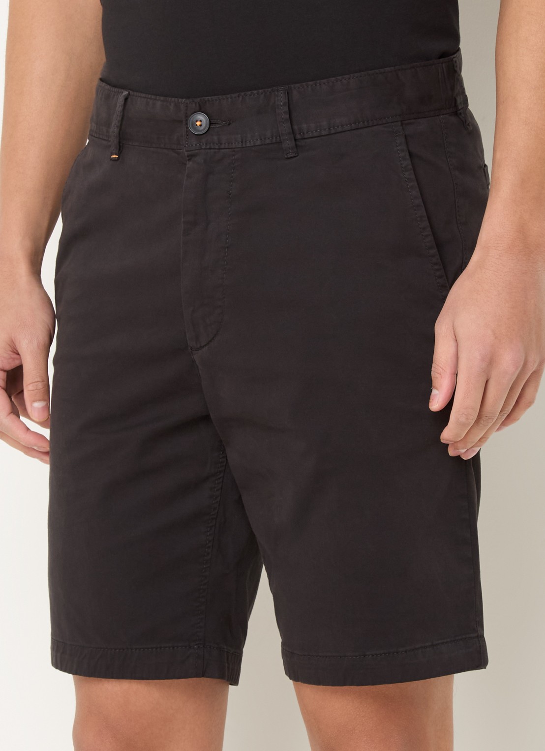 BOSS Straight fit korte chino met steekzakken - detail 3 black-001 / zwart