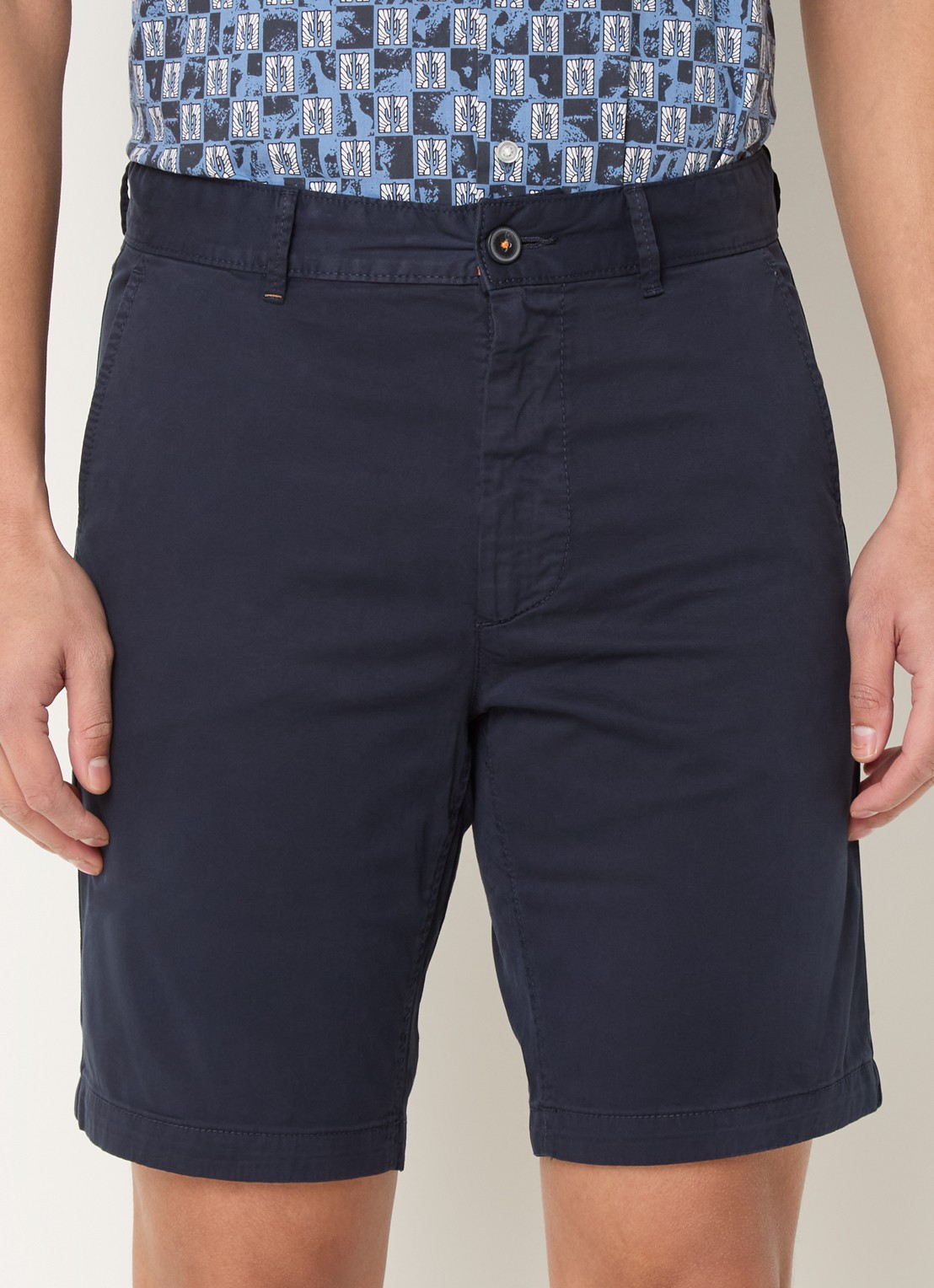 BOSS Straight fit korte chino met steekzakken - detail 2 dark blue-404 / blauw