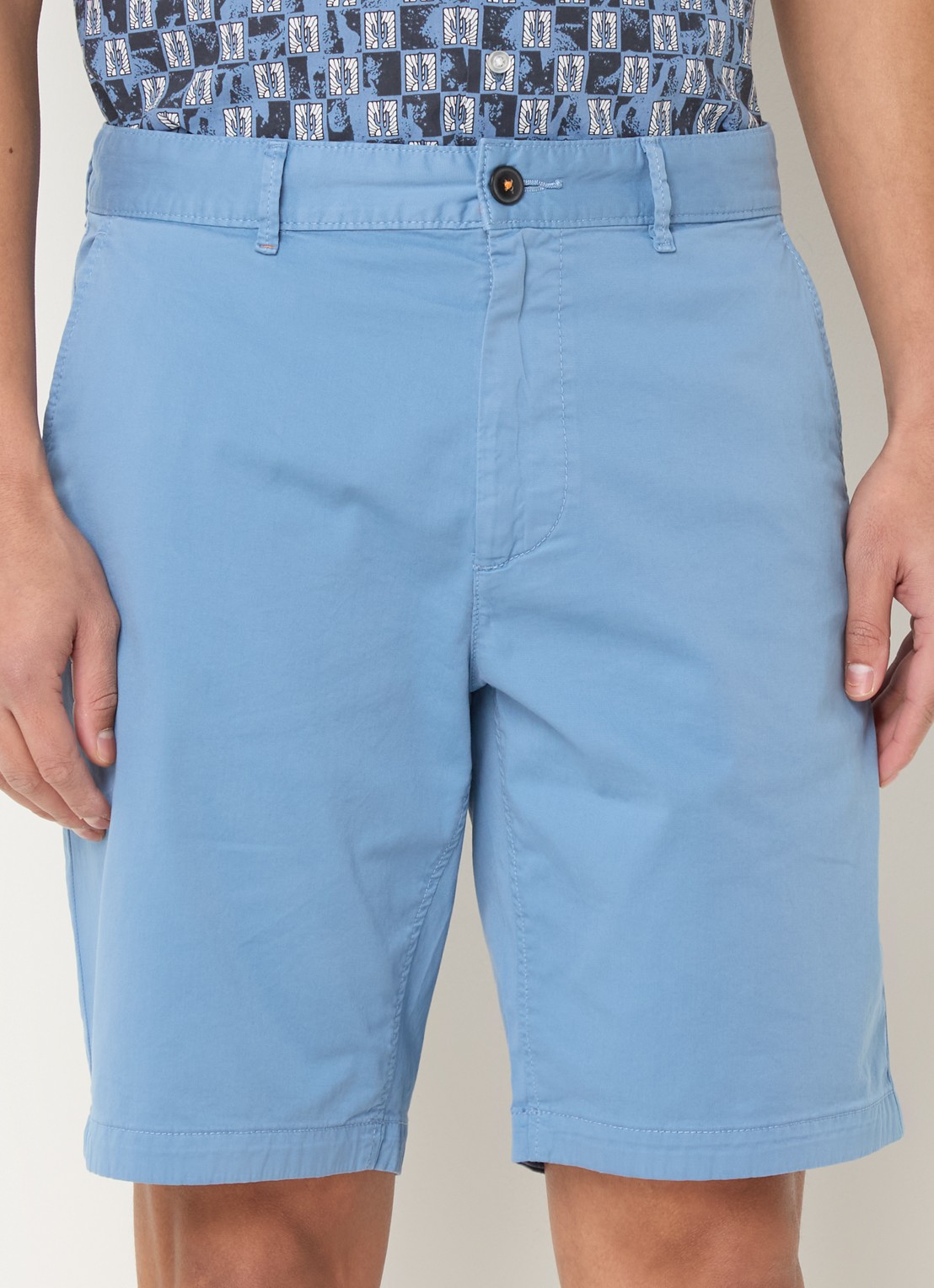 BOSS Straight fit korte chino met steekzakken - detail 3 open blue-462 / blauw