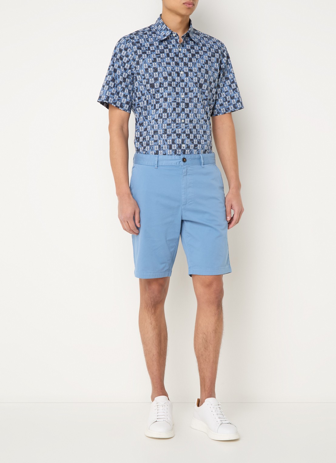 BOSS Straight fit korte chino met steekzakken - voorkant 2 open blue-462 / blauw