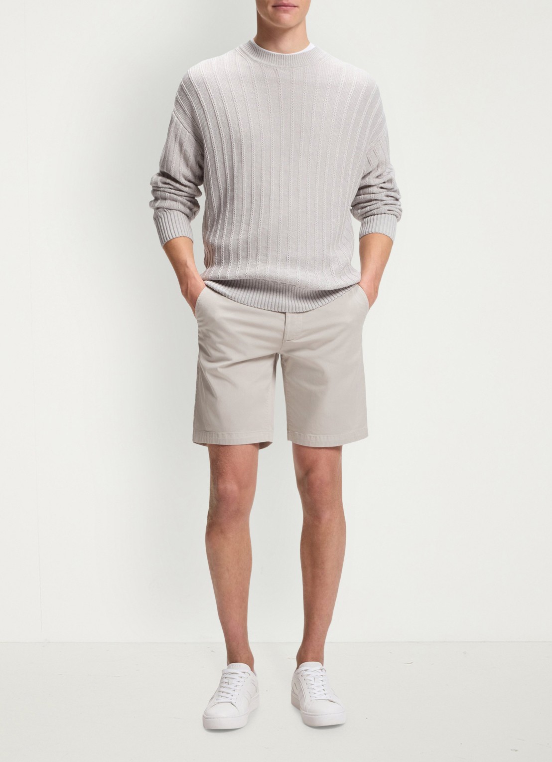 BOSS Straight fit korte chino met steekzakken - voorkant 2 open grey-070 / grijs