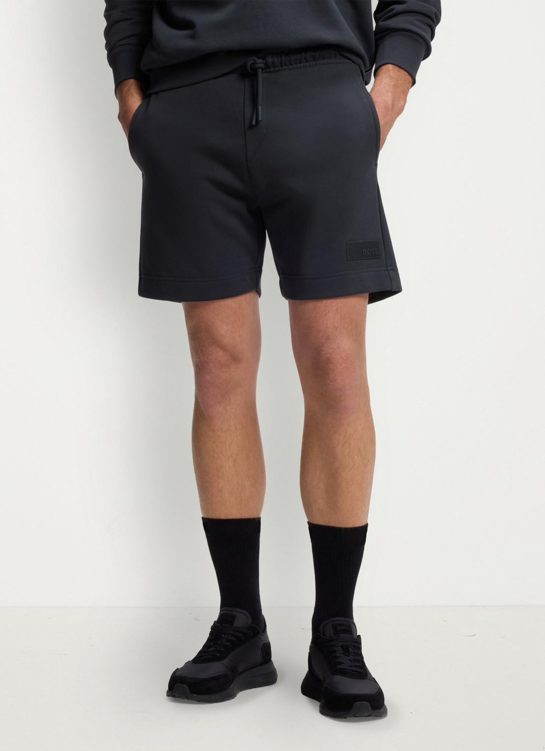 BOSS Straight fit korte joggingbroek in katoenblend - detail donkerblauw